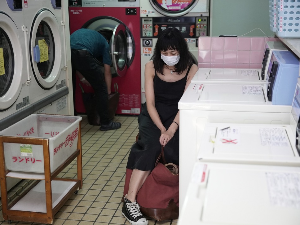 夜明けまでバス停で 9枚目の写真・画像