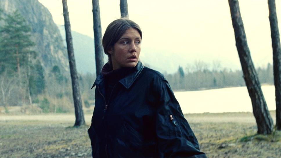 ©2021 F Comme Film - Trois Brigands Productions - Le Pacte - Wild Bunch International - Auvergne-Rhône- Alpes Cinéma - Division