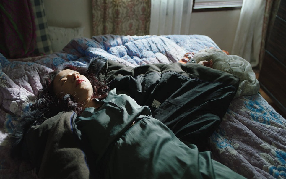 同じ下着を着るふたりの女 10枚目の写真・画像