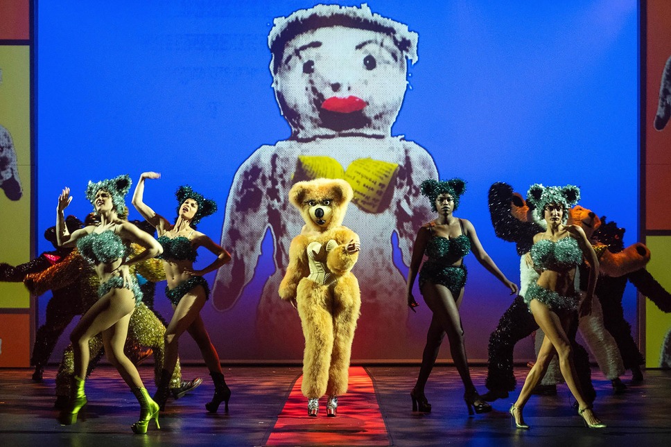 ジャンポール・ゴルチエのファッション狂騒劇 4枚目の写真・画像