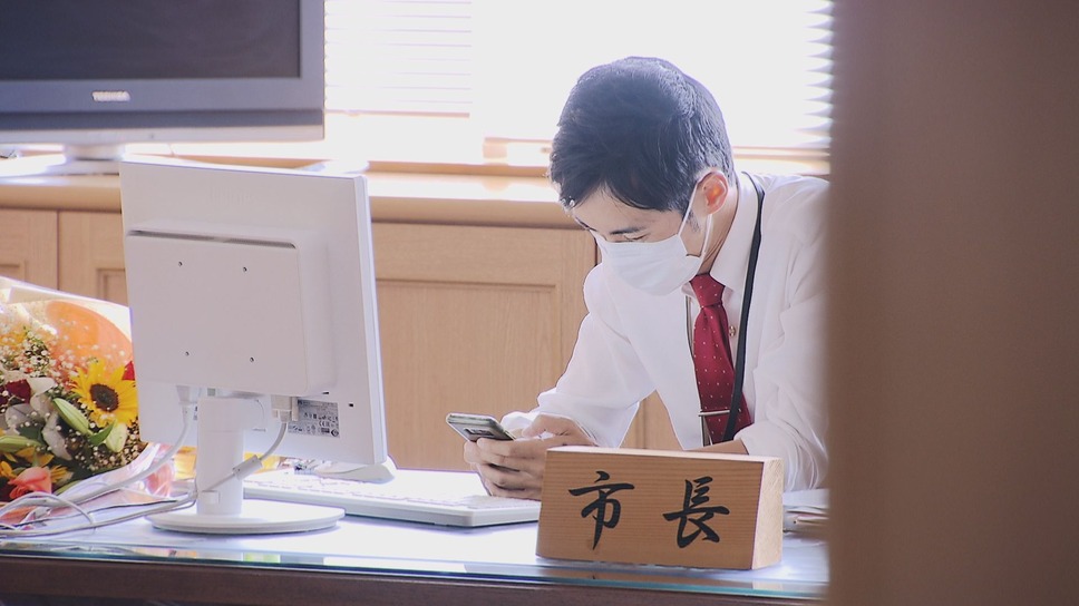 #つぶやき市長と議会のオキテ 劇場版 2枚目の写真・画像