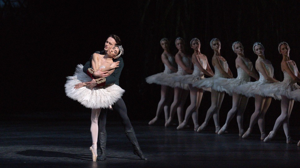 英国ロイヤル・オペラ・ハウス シネマシーズン 2023/24 白鳥の湖 1枚目の写真・画像