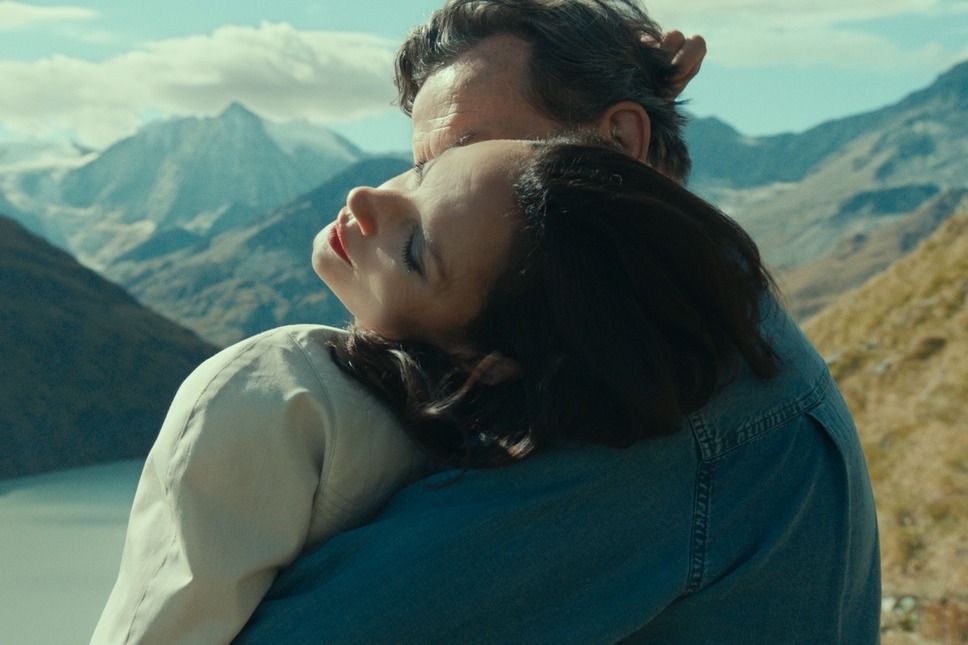 山逢いのホテルで 2枚目の写真・画像