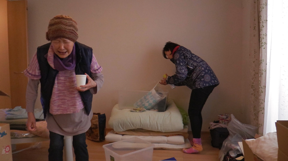 風に立つ愛子さん 8枚目の写真・画像