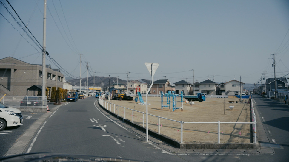 風に立つ愛子さん 9枚目の写真・画像