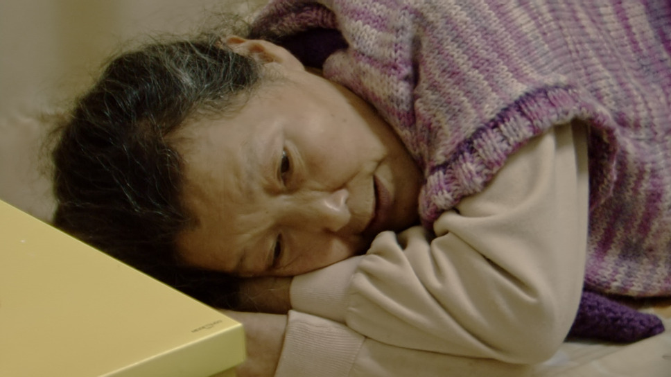 風に立つ愛子さん 10枚目の写真・画像