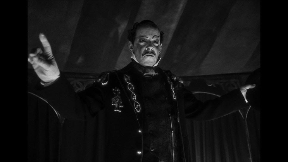 ガール・ウィズ・ニードル 20枚目の写真・画像