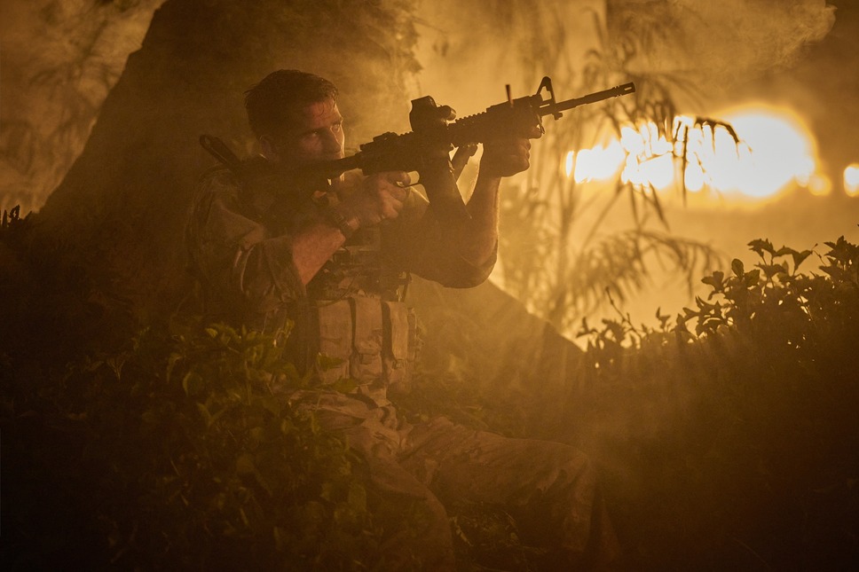 ランド・オブ・バッド 9枚目の写真・画像