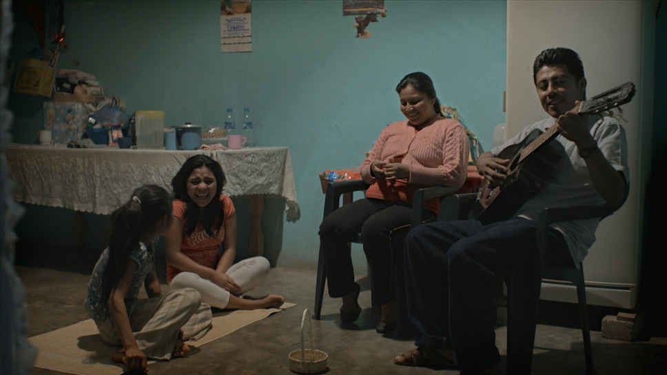 ヒア・アンド・ゼア 4枚目の写真・画像