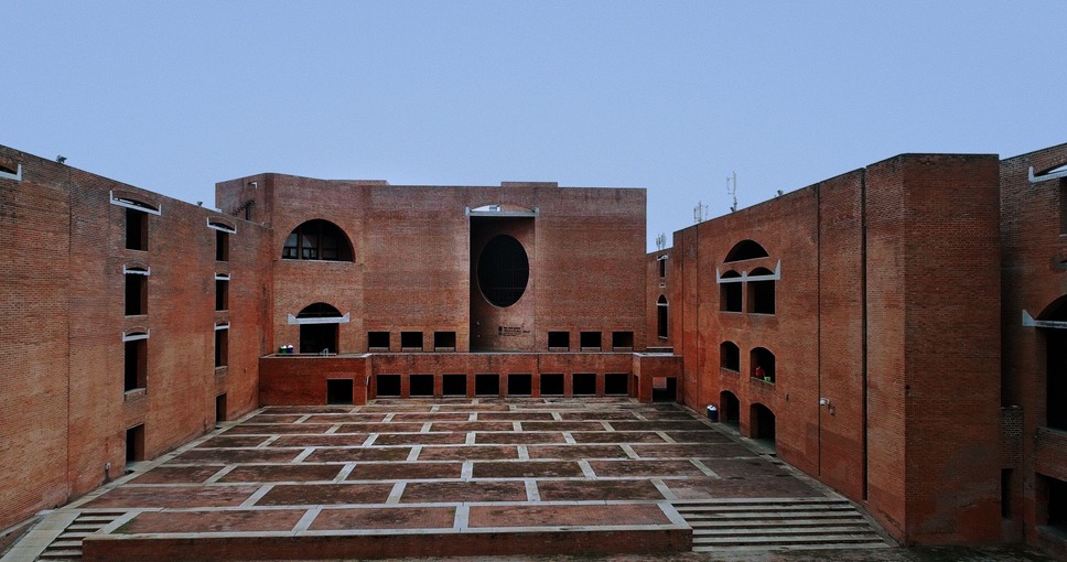 『誓い 建築家 B・V・ドーシ』