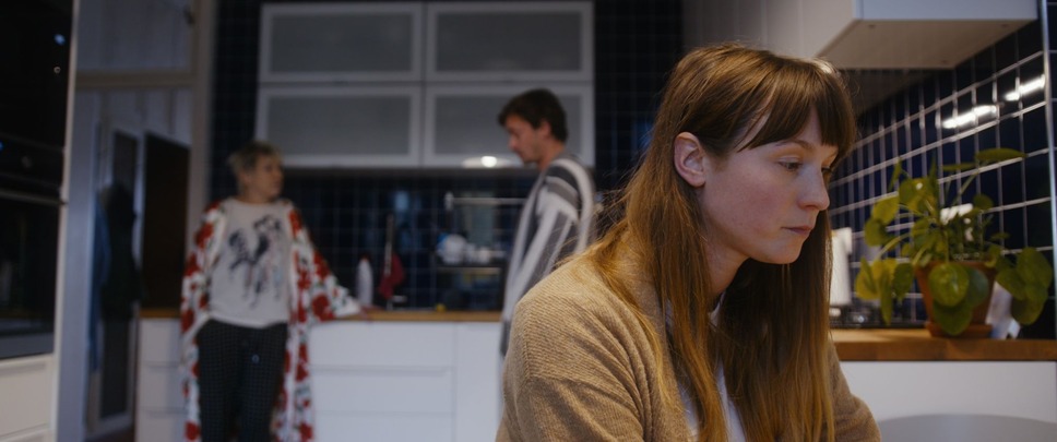 『夜に現れた女』