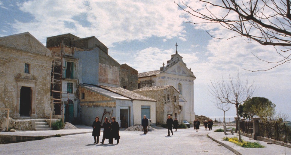 『四つのいのち』(C) 2010 VIVO FILM, ESSENTIAL FILMPRODUKTION, INVISIBILE FILM, VENTURA FILM