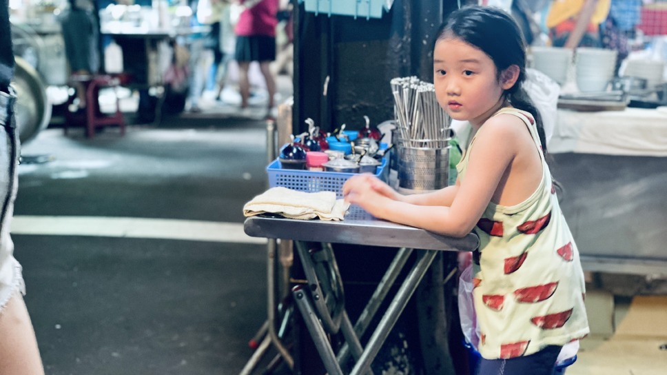 左利きの少女 8枚目の写真・画像