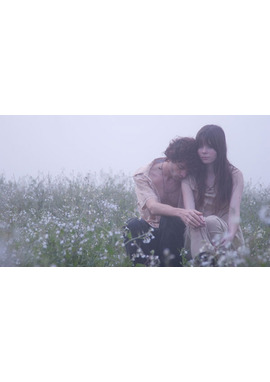 名前のない少年、脚のない少女