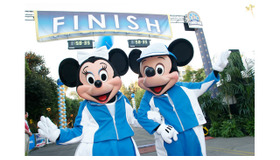 カリフォルニア ディズニーランド・リゾートでは、大人気のランディズニー・マラソン・イベントに、スーパーヒーローとコラボした新たなイベント「アベンチャーズ・スーパーヒーロー・ハーフマラソン・ウィークエンド」が登場。今年の11月14日～16日にかけての週末に開催される。&copy;Disney