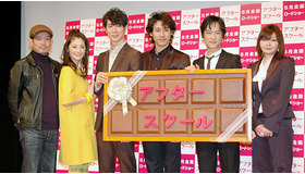 『アフタースクール』完成披露試写会。（左から）内田けんじ監督、常盤貴子、佐々木蔵之介、大泉洋、堺雅人、田畑智子