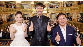 阿部寛＆上戸彩＆武内英樹監督（カゼルタ王宮の宮廷劇場にて）／『テルマエ・ロマエII』ワールドプレミアの旅 in ナポリ