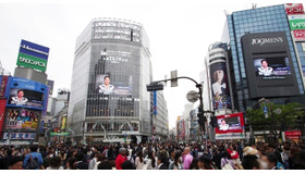 渋谷の街頭ビジョンをジャックしたジョニー・デップ／『トランセンデンス』　(C)2014 Alcon Entertainment, LLC. All Rights Reserved.