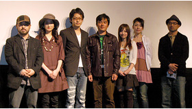 『幽霊VS宇宙人』初日舞台挨拶にて（左から）清水崇監督、宮下ともみ、山中聡、高橋和也、山本彩乃、仲坪由紀子、豊島圭介監督