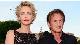 シャーリーズ・セロン＆ショーン・ペン-(C) Getty Images