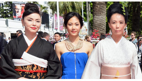 河瀬直美（監督）＆吉永淳＆松田美由紀『2つ目の窓』 in 第67回カンヌ国際映画祭／(C) Getty Images