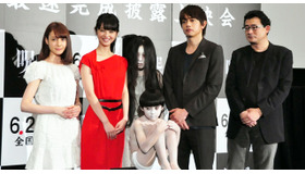 佐々木希＆小林颯くん（俊雄役）＆青柳翔＆トリンドル玲奈＆落合正幸（監督）／『呪怨 -終わりの始まり-』舞台挨拶