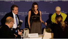 ワシントンで行われた外交評議会に出席したアンジェリーナ・ジョリー　-(C) Getty Images/AFLO