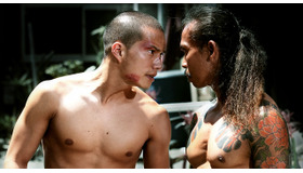 市原隼人 VS ヤヤン・ルヒアン／映画『極道大戦争』 - (C) 2015「極道大戦争」製作委員会