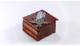 フランスのショコラティエ「ジャン＝ポール・エヴァン」が、7月7日の七夕に寄せて、煌めく星空をイメージした商品を、ジャン＝ポール・エヴァン全ブティックにて7月4日（金）～7月7日（月）の期間限定で販売する。