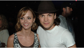 『スピード・レーサー』のプレミアに出席したエミール・ハーシュとクリスティーナ・リッチ　-(C) Getty Images/AFLO