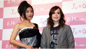 『JUNO／ジュノ』来日記者会見にて　エレン・ペイジ＆石原さとみ