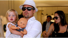 カンヌの街でショッピングを楽しんだブランジェリーナ　-(C) Splash/AFLO