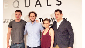 （左から）ニコラス・ホルト＆マイケル・プラス＆クリステン・スチュワート＆ドレイク・ドレマス／『EQUALS』製作発表　PHOTO:HITOMI EZAKI