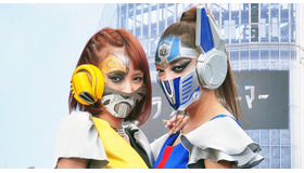 『トランスフォーマー』ものまねメイクを披露した、ざわちん＆南明奈／映画『トランスフォーマー／ロストエイジ』