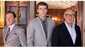 『パワー・ゲーム』-(C) 2013 PARANOIA PRODUCTIONS, LLC ALL RIGHTS RESERVED