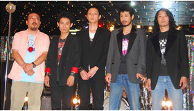 『フィッシュストーリー』順調撮影中（左から）中村監督、伊藤さん、高良さん、渋川さん、大川内さん