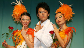 『881　歌え！パパイヤ』試写会にて（左から）ミンディー・オン、みっちー、ヤオ・ヤンヤン