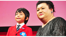 “2代目こども店長”に就任した加藤憲史郎くん＆マツコ・デラックス／トヨタ新CM発表会