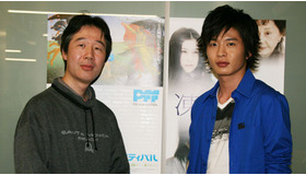『凍える鏡』でタッグを組んだ大嶋拓監督と田中圭。