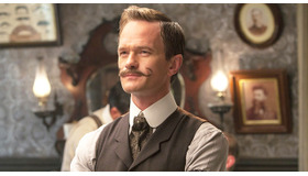 ニール・パトリック・ハリス／『荒野はつらいよ ～アリゾナより愛をこめて～』　(C) Universal Pictures