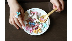 写真集で使用されたアクセサリーも販売