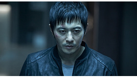 『泣く男』-(C) 2014 CJ E&M Corporation, All Rights Reserved