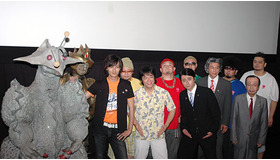 ギララにタケ魔人も入り乱れての『ギララの逆襲』初日舞台挨拶