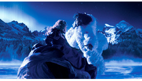 ベル＆野獣の“氷ドン”直前を納めたワンシーン／『美女と野獣』ポスタービジュアル-(C) 2014 ESKWAD - PATHE PRODUCTION - TF1 FILMS PRODUCTION 　ACHTE / NEUNTE / ZWOLFTE / ACHTZEHNTE BABELSBERG FILM GMBH - 120 FILMS