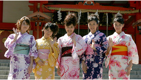 『櫻の園』大ヒット祈願（左から）はねゆり、大島優子、福田沙紀、寺島咲、武井咲
