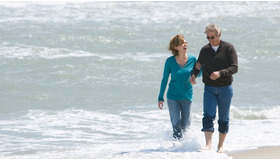 『最後の初恋』 -(C) 2008 Warner Bros. Ent. Inc. (C) 2008 Village Roadshow Films (BVI) Ltd.