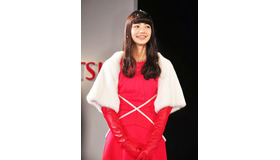 キュートなサンタ衣裳で登場した、小松菜奈／「新型ムーヴ」記者発表会