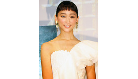 純白ドレスで登場した、新婚の杏／『エクソダス：神と王』PRイベント