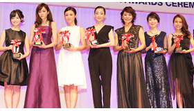 橋本環奈（10代部門）＆桐谷美玲（20代部門）＆深田恭子（30代部門）＆宮沢りえ（40代部門）＆片平なぎさ（50代部門）＆伊藤蘭（60代以上部門）＆May J.（特別賞女性部門）／第26回「日本ジュエリー・ベスト・ドレッサー賞」表彰式