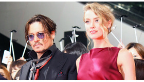 ジョニー・デップ＆婚約者アンバー・ハード／『チャーリー・モルデカイ 華麗なる名画の秘密』ジャパンプレミア